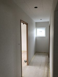 7425173856842