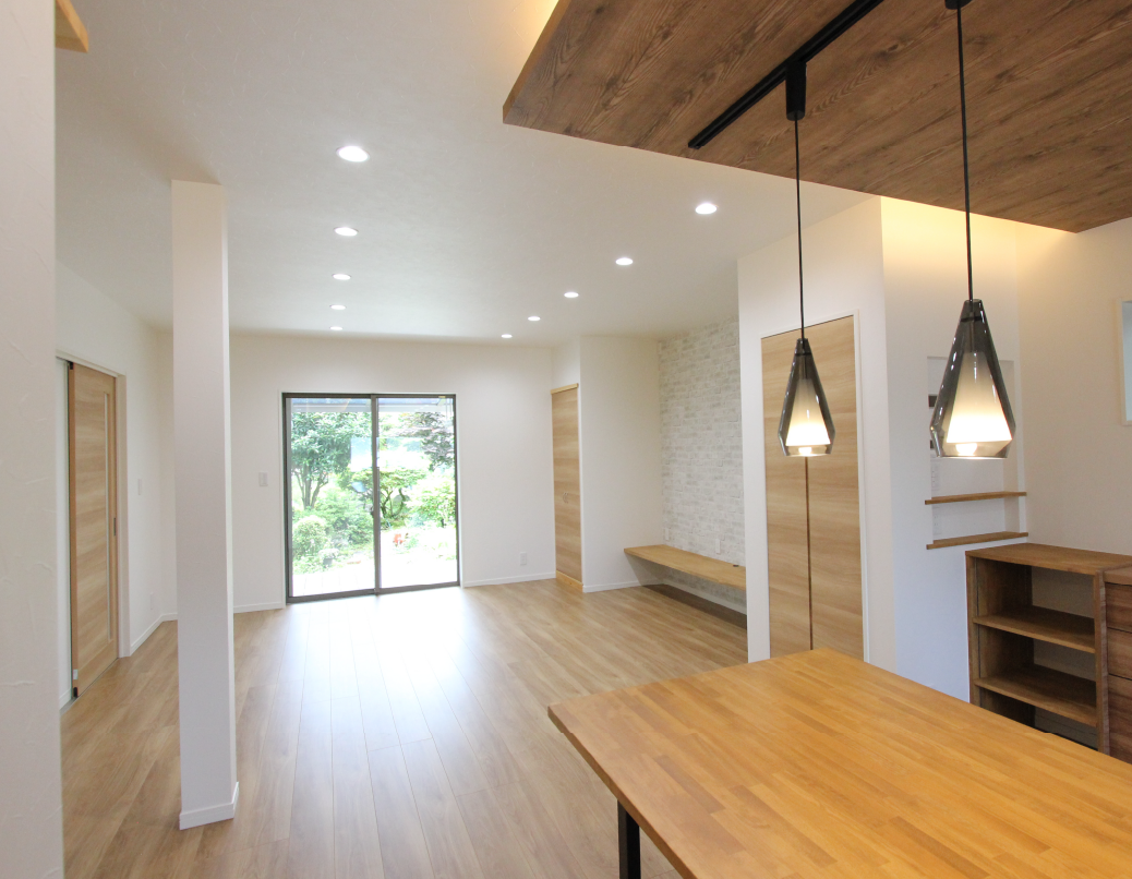 リノベーションによりリビングを日当たりの良い部屋に