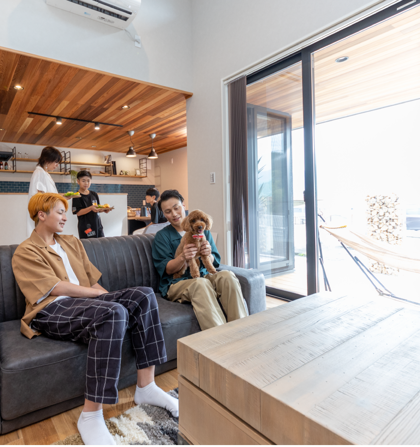 中から見たウッドデッキ