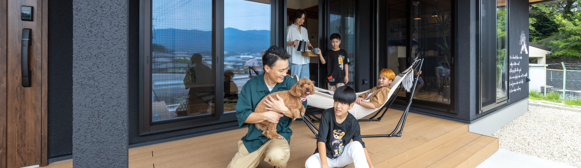 リゾート気分を味わえるリビング